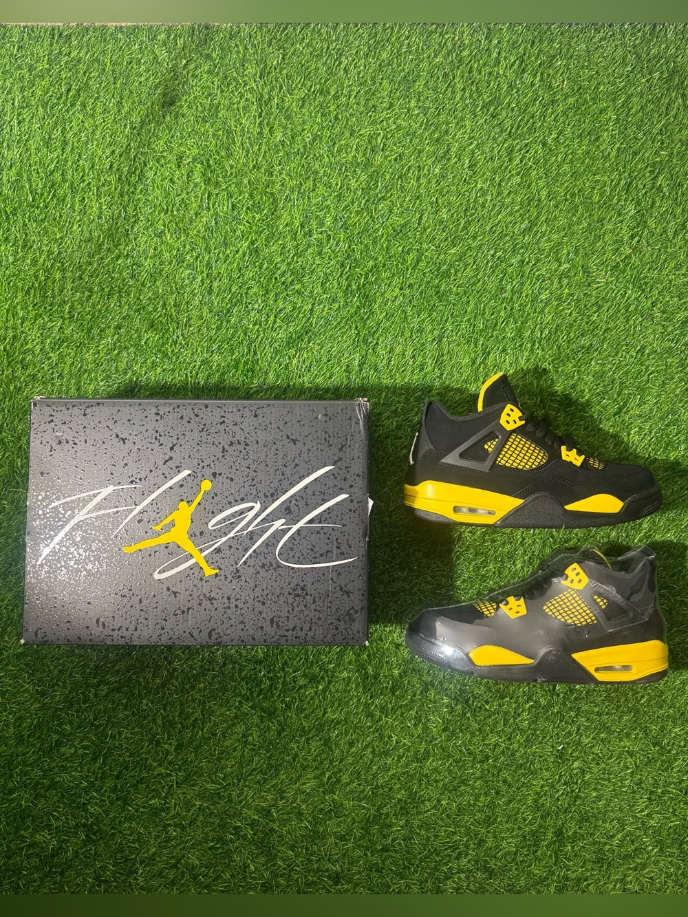 Jordan 4 Retro 'Thunder' GS (sz 6.5Y)